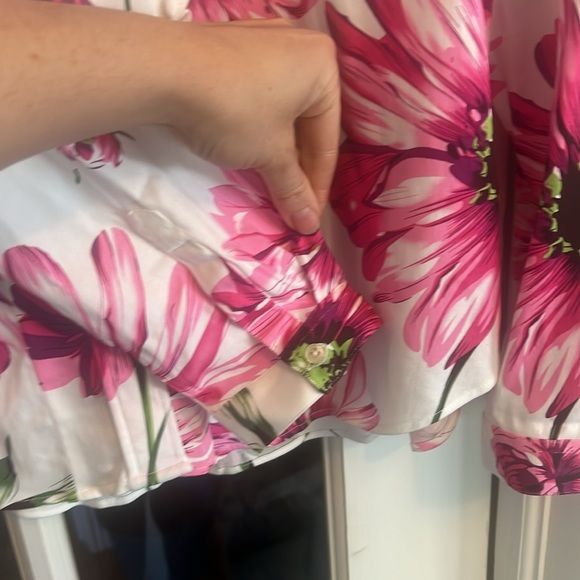 The Shirt by Rochelle Behrens White Pink Floral Ruffle Front Blouse Sz XL - Picture 3 of 5